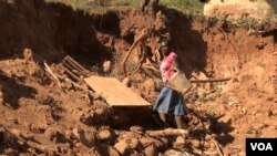 Zimbabwe government and the United Nations say they are struggling raise funds to reduce the effects of Cyclone Idai which left a trail of destruction in Chimanimani district, about 500km east of Harare, June 9, 2019. (Photo by C. Mavhunga/VOA) 