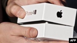 Se especula, que el iPhone 5 podría llegar en otros colores diferentes a los convencionales blanco y negro.