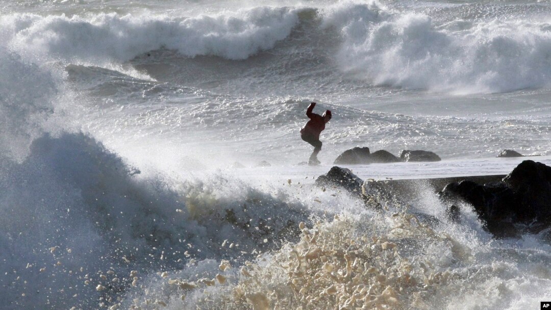 A new report lays out the potential that sea levels could rises 2.5 meters by 2100.