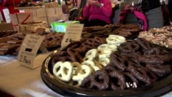 Chocolate Lovers' Festival Gathers Crowds in Cold Weather