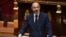 Французький прем’єр-міністр виступає у парламенті на обговоренні плану виходу країни з карантину. 28 квітня 2020 р.