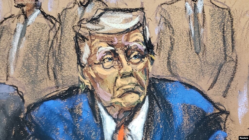 El ex presidente estadounidense Donald Trump enfrenta cargos de haber organizado un complot para tratar de revertir su derrota electoral de 2020, en un tribunal federal en Washington el 3 de agosto de 2023 en un boceto de la sala del tribunal.