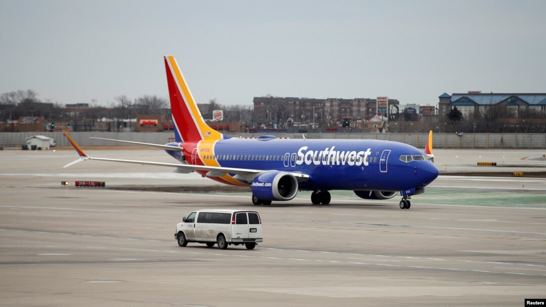 Una aeronave Boeing 737 MAX 8 de la compañía Southwest Airlines estacionada en el Midway International Airport in Chicago, Illinois, en marzo de 2021.