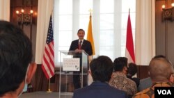 Menteri Koordinator Bidang Kemaritiman dan Investasi Luhut Binsar Pandjaitan paparkan pencapaian dan target Indonesia di masa depan dalam pidato di Catholic University of America di Washington DC, pada 18 Oktober 2021. (Foto: VOA)