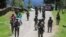 Pasukan keamanan berpatroli di Ilaga, Kabupaten Puncak di Papua, 30 September 2019. (Foto: Sevianto Pakiding/Antara Foto via Reuters)/ilustrasi