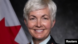 Letnan Jenderal Jennie Carignan menjadi perempuan pertama yang memimpin militer Kanada (3/7). 