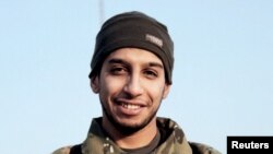 Abdelhamid Abaaoud, tersangka dalang serangan Paris hari Jumat minggu lalu, dipastikan tewas dalam penggerebekan polisi di Saint-Denis, Rabu (18/11).