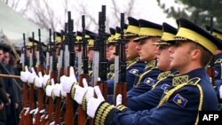 Shënohet trembëdhjetë vjetori i fillimit të luftës në Kosovë