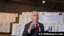 ເອກອັກຄະລັດຖະທູດ ສຫລ ປະຈຳ ສປປ ລາວ ທ່ານປີເຕີ ເຮມອນ.