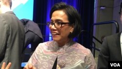 Menteri Keuangan Sri Mulyani Indrawati dalam pertemuan Bank Dunia dan Dana Moneter Internasional (IMF) di Washington, DC tahun lalu (VOA/Eva Mazrieva).