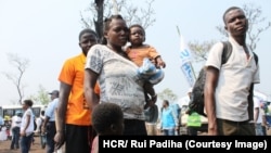 Des familles ayant fui le Kasaï arrivent à Lóvua au nord de l’Angola, en 2017. (© HCR/ Rui Padiha)