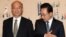 6일 서울 청와대에서 신임장을 받은 벳쇼 고로 주한 일본대사(왼쪽)와 이명박 한국 대통령.