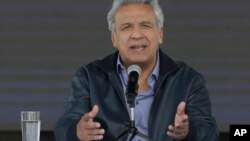 El presidente de Ecuador, Lenin Moreno, dice que su país se liberó de una piedra en el zapato en rerencia a Julian Assange.