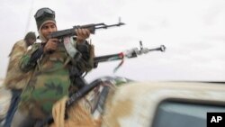 سه‌رهه‌ڵـداوانی لیبیا ده‌روازه‌یه‌کی سنووری وڵاته‌که‌یان له‌گه‌ڵ تونسدا کۆنتڕۆڵ ده‌که‌ن