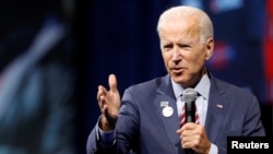 អតីត​អនុប្រធានាធិបតី Joe Biden និង​ជា​បេក្ខជន​ប្រធានា​ធិបតី នៃ​គណបក្ស​ប្រជាធិបតី ថ្លែង​ក្នុង​វេទិកា​រៀបចំ​ដោយ​បណ្ដុំ​អង្គការ​សុវត្ថិភាព​អាវុធ នៅ​ទីក្រុងឡាស់វេហ្គាស់ រដ្ឋ Nevada កាល​ពី​ថ្ងៃ​ទី​២ តុលា ២០១៩។