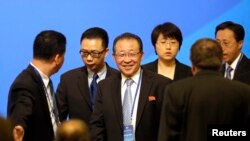 Thứ trưởng Ngoại giao Bắc Triều Tiên và phái đoàn tại cuộc hội thảo ở Bắc Kinh.