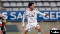 Enzo Zidane, fils aîné de Zinédine, au stade Charlety, Paris, 11 mars 2014