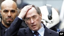 3月22号，法国内政部长克洛德.盖昂在警方和枪击案疑凶交火结束后向媒体讲话