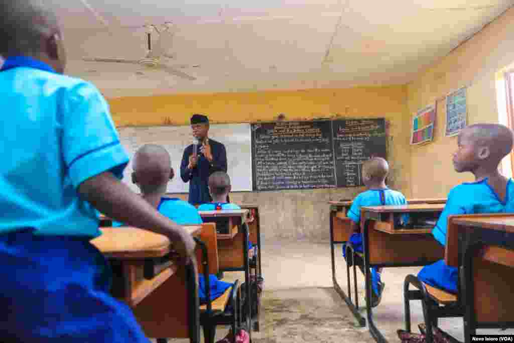 Nigerian Vice President OSinbajo Visits Alagbaka Primary School, Akure. 4th May, 2018.