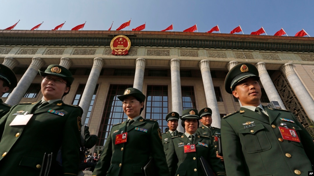 Delegasi militer China usai kongres Partai Komunis di Beijing. (Foto: Dok)