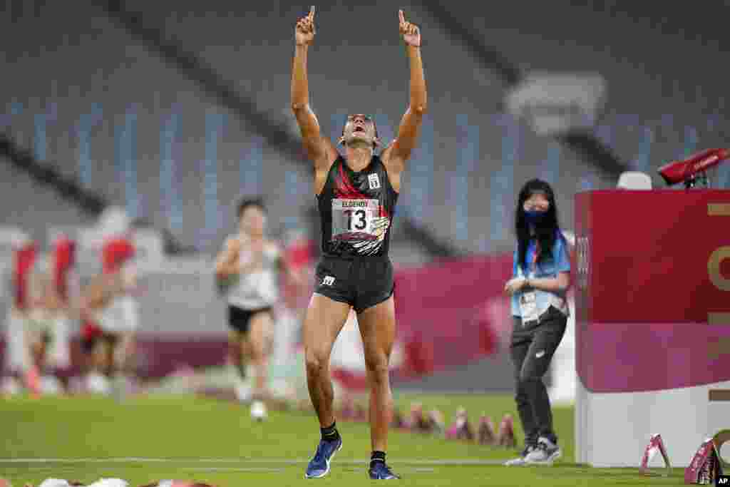 Ahmed Elgendy of Egypt celebrates after placing second at the men&#39;s modern pentathlon at the 2020 Summer Olympics, Saturday, Aug. 7, 2021, in Tokyo, Japan. (AP Photo/Andrew Medichini)