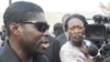 Le fils du président, Teodorin Obiang, parle aux journalistes à Malabo, le 23 décembre 2014.