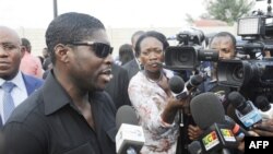 Le fils du président et vice-président, Teodorin Nguema Obiang, parle aux journalistes à Malabo, le 23 décembre 2014.