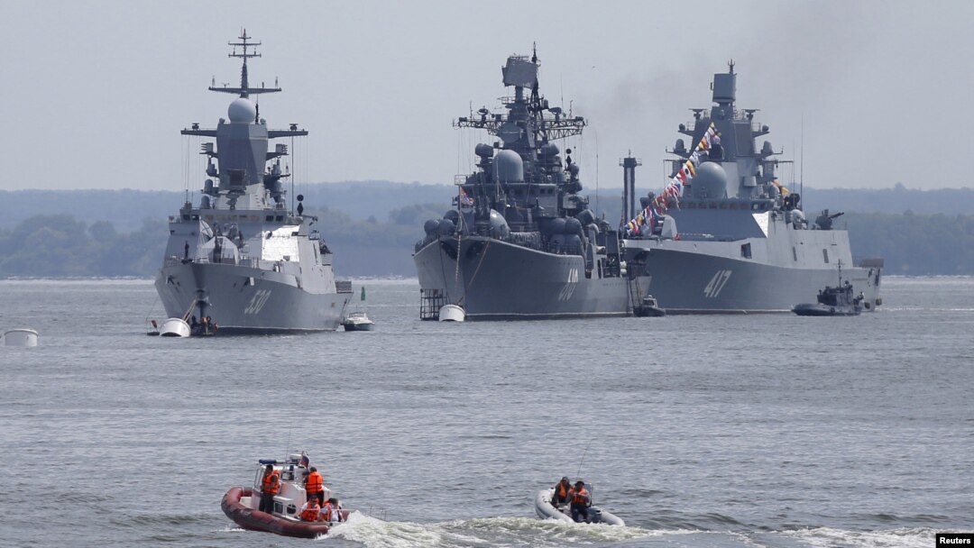 Tư liệu - Tàu chiến của Nga neo trong vịnh tại Baltiysk ở khu vực Kaliningrad của Nga giữa Ba Lan và các nước vùng Biển Baltic, ngày 19 tháng 7, 2015.