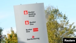 Logo perusahaan Dan-Bunkering di Kantor pusatnya di Middelfart, Denmark, 22 Oktober 2021. (Claus Fisker/Ritzau Scanpix via REUTERS) 