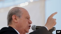 Devlet Bahceli, the leader of the Nationalist Action Party (MHP), addresses an election rally in Kastamonu, Turkey, May 18, 2011 (file photo).