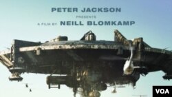 Film District 9 arahan Peter Jackson ini dimulai dengan adegan mendaratnya mahluk-mahluk luar angkasa di Johannesburg, Afrika Selatan.