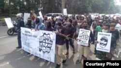 Aksi solidaritas pembebasan tahanan politik Papua di Bogor, Jawa Barat, Senin, 15 Juni 2020. (Foto: Tim Advokasi Papua)