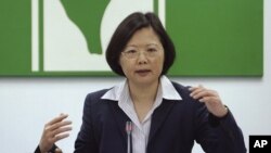 Taiwan's Democratic Progressive Party Chairwoman Tsai Ing-wen answers questions during a press conference with the foreign media in Taipei,Taiwan (File Photo - April 29, 2011)