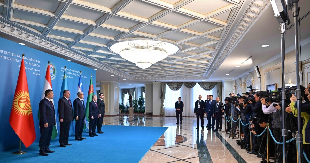 Xususiy kino kompaniyasi: Filmlarni onlayn tomosha qiling