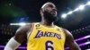 Košarkaš Lakersa LeBron James nakon trenutka obaranja rekorda po broju postignutih koševa, 8. februar 2023.
