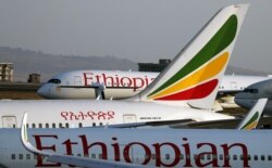 Pesawat milik maskapai penerbangan Ethiopian Airlines di Bandara Internasional Bole di Addis Ababa, Ethiopia, saat pandemi corona, 7 April 2020.