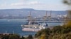 Нефтяной танкер у причала комплекса «Шесхарис» компании «Черномортранснефть» в Новороссийске, Россия. Архивное фото. AP. 