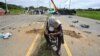 Un manifestant autochtone près d'une barricade bloquant l'autoroute lors d'une manifestation contre le gouvernement, à Cali, en Colombie, le 10 mai 2021.