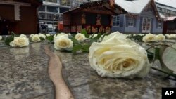 နှင်းဆီပန်းခြံလေးလို မြို့ကလေး