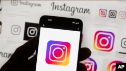 Archivo: El logotipo de Instagram se ve en un teléfono celular en Boston, el 14 de octubre de 2022. (Foto AP/Michael Dwyer, Archivo)