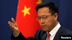 자오리젠 중국 외교부 대변인이 베이징 청사에서 브리핑하고 있다. (자료사진)