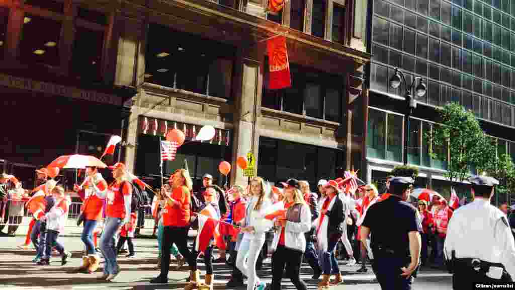 ብቀይሕን ጻዕዳን ዘሸብረቐ ካርኒቫል ከተማ ኒውዮርክ (Fifth Avenue)