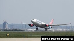 Avion Er Srbije poleće sa aerodroma "Nikola Tesla", ilustracija