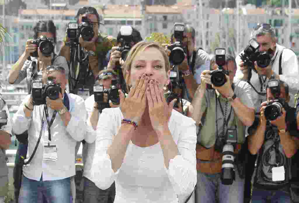 Uma Thurman durante una sesión de fotografía.