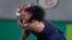 Serena Williams dalam salah satu pertandingan di Olimpiade 2016 di Rio de Janeiro, Brazil (9/8). (AP/Charles Krupa)