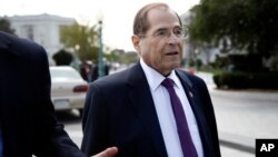 Ketua Komite Hukum DPR Jerrold Nadler berbicara kepada para wartawan di Capitol Hill di Washington, 4 April 2019.