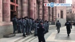 Manchetes mundo 25 Fevereiro: Myanmar - Facebook proíbe páginas dos militares no Facebook e Instagram