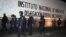 El Instituto Nacional de Migración (INM) reportó en la noche del jueves 25 de abril del 2019 en un comunicado una "salida no autorizada de amplia escala" desde la Estación Migratoria Siglo XXI en la ciudad de Tapachula en el sureño estado de Chiapas, en la frontera con Guatemala.