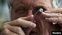 Vredni dijamanti pokradeni na aerodromu u Belgiji