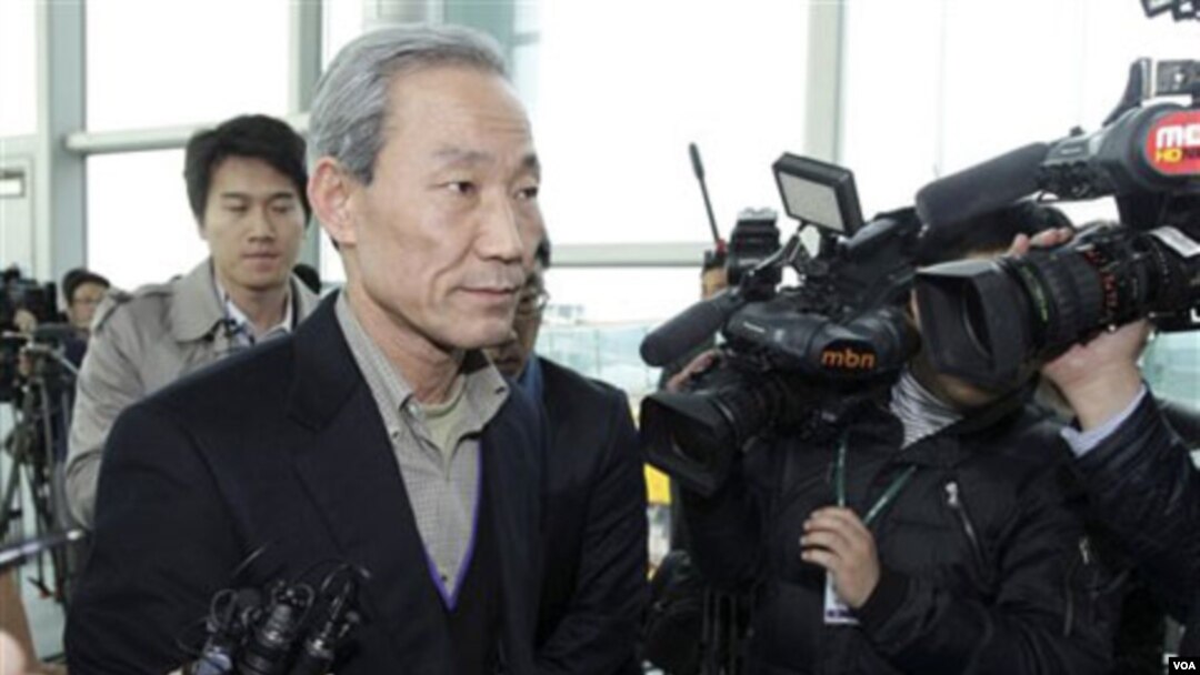 Menteri Perdagangan Korea Selatan Kim Jong-hoon memberikan penjelasan kepada media (foto: dok). Kementerian perdagangan Korsel mengumumkan pertemuan 3 negara guna membahas perdagangan bebas di Changchun, Tiongkok Rabu depan.